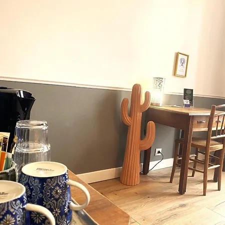 Bed & Breakfast Ch1- Manoir Du Moulinier - Campagne - Calme - Petit-dej Inclus - Table D'hote Sur Reservation - Parking Gratuit