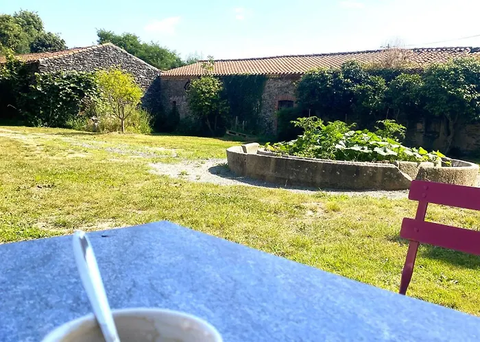 Couette-café Ch1- Manoir Du Moulinier - Campagne - Calme - Petit-déj Inclus - Table D'hôte Sur Réservation - Parking Gratuit 3*