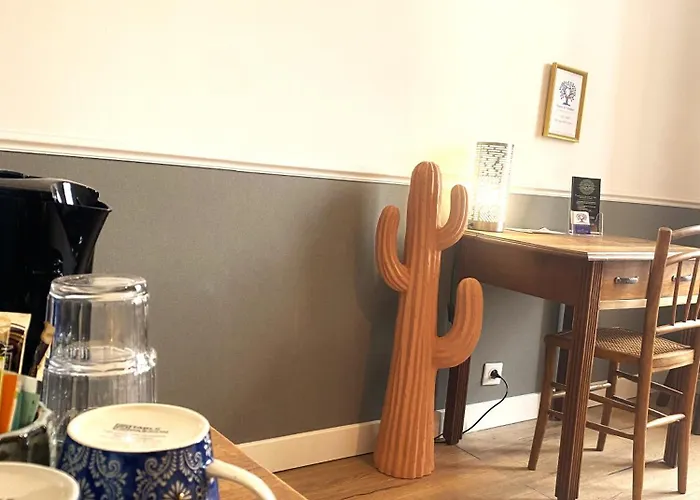 Couette-café Ch1- Manoir Du Moulinier - Campagne - Calme - Petit-déj Inclus - Table D'hôte Sur Réservation - Parking Gratuit